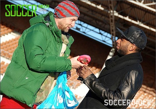 Ryan Babel Pimps Up His Nike Mercurial Boots - Football News