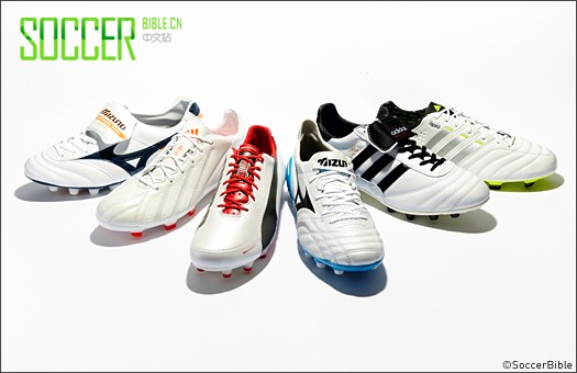 SoccerBibleʷȡ6˫ѰɫƤЬ