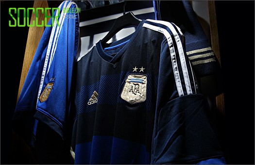 adidas ͢Ҷ籭ͳ 