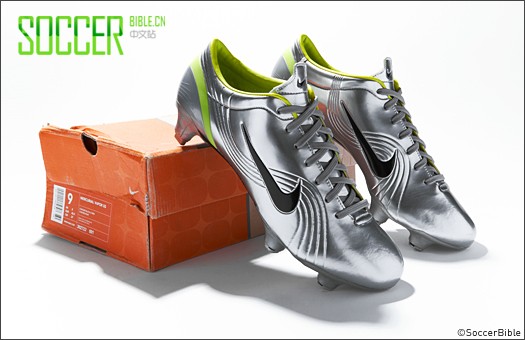 Mercurial Vapor Mk1 | The Original Chrome R9 - Football News