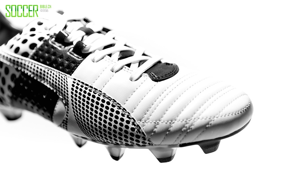 puma_king_black_white_img4 (1)