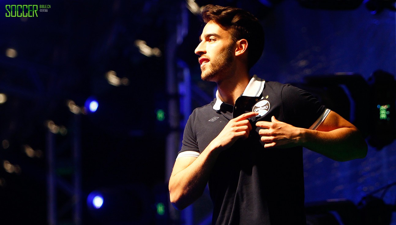 umbro-gremio-2015-kit-launch-img4