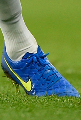 Loic Remy (Chelsea) Nike Tiempo Legend V