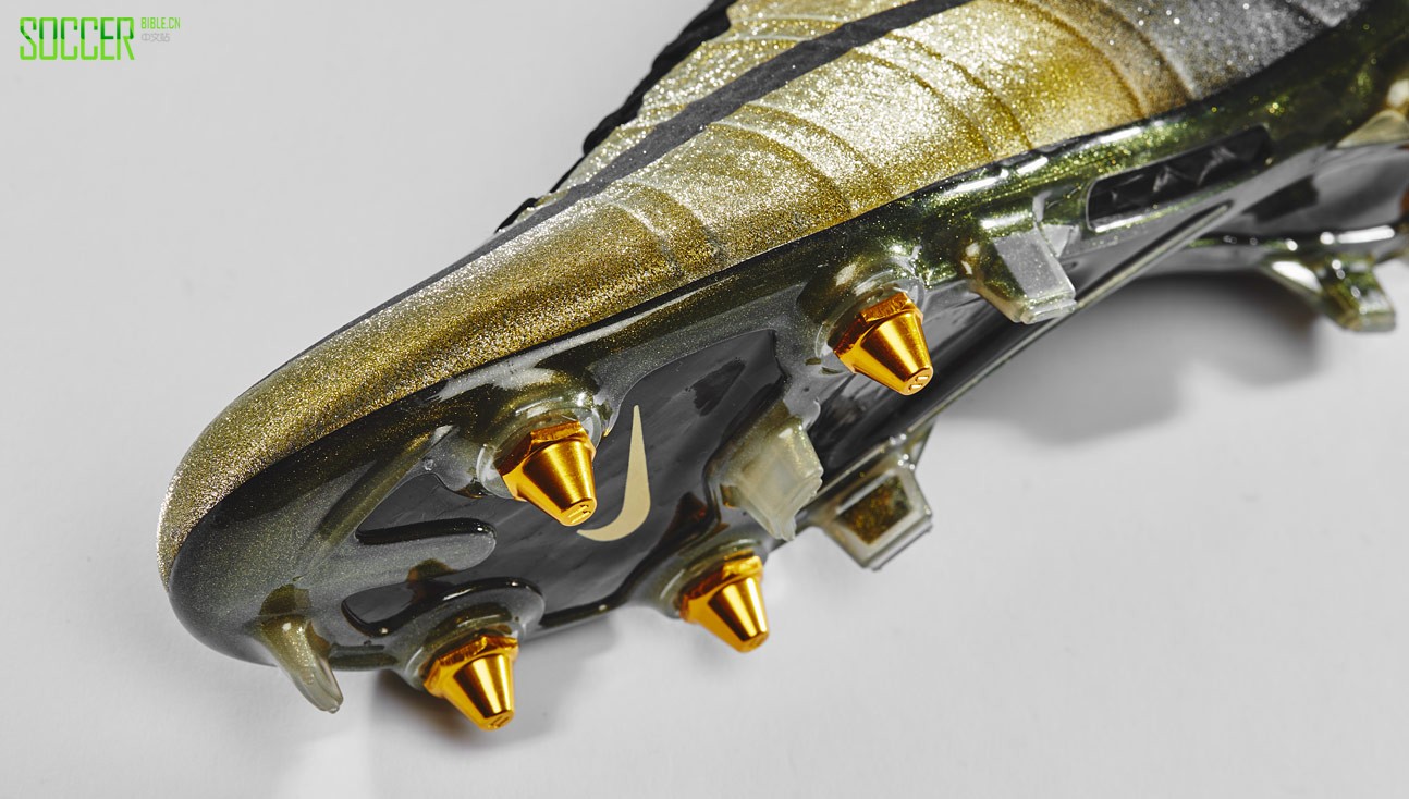 nike-cr-rare-gold-closer-look-img11