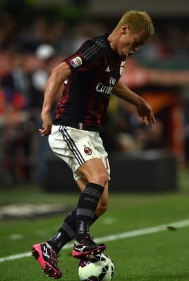 Keisuke Honda (AC Milan) Mizuno Wave Ignitus III