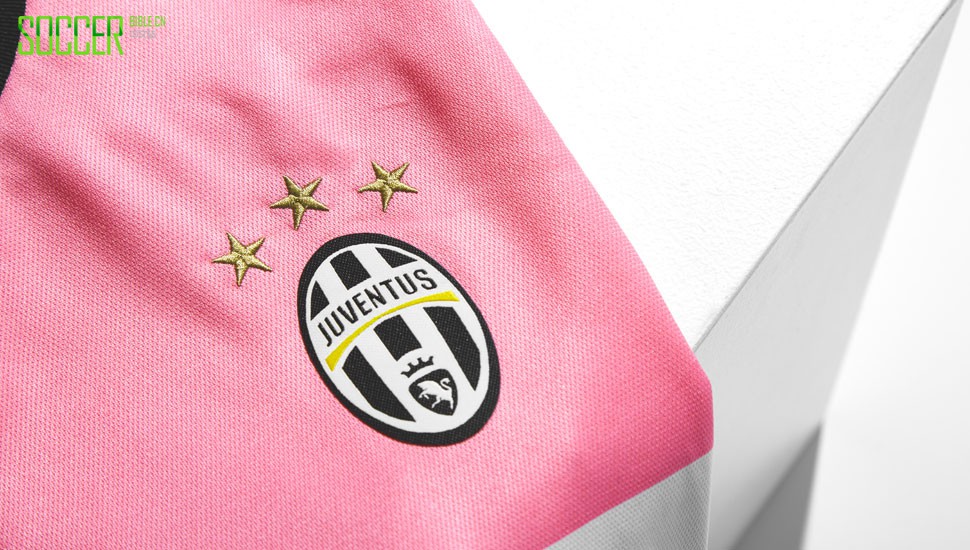 juve-away-closer-look-img2