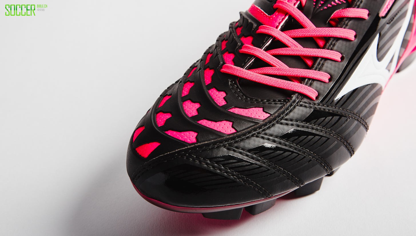 ignitus-iii-blk-pink-img1