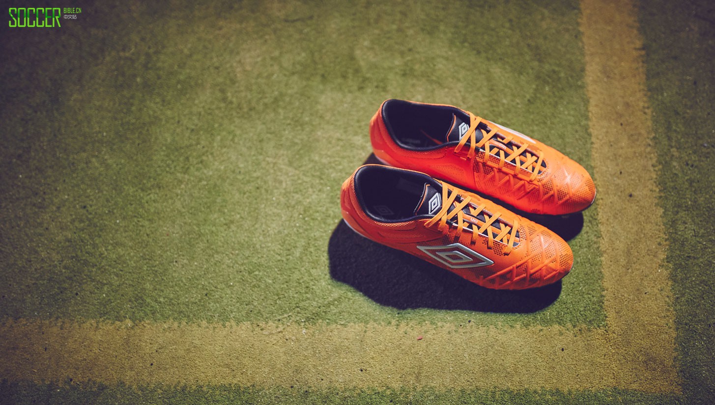 umbro-ux2-laced-up-img11