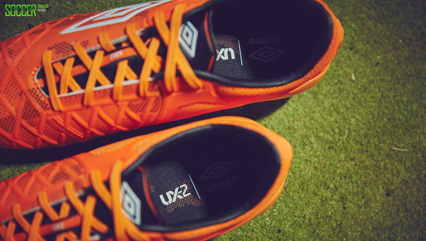  Umbro UX 2.0 ⣺