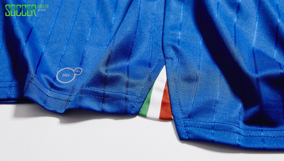 italy-soccerbible-16-closer-look-5