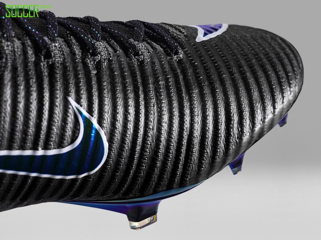 耐克Mercurial Superfly足球鞋