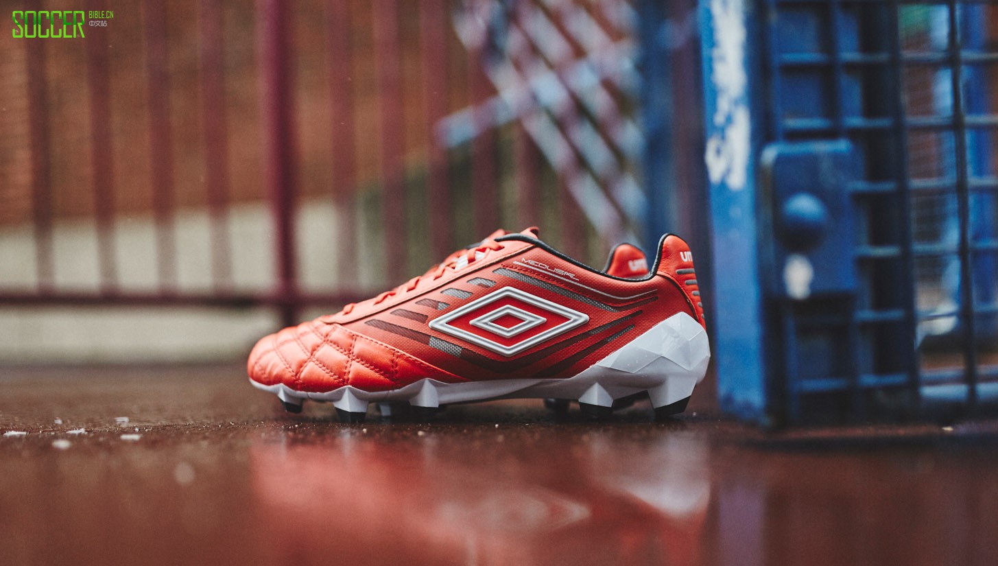 Umbro Medusae "Grenadine/White/Black" : Football Boots : Soccer Bible