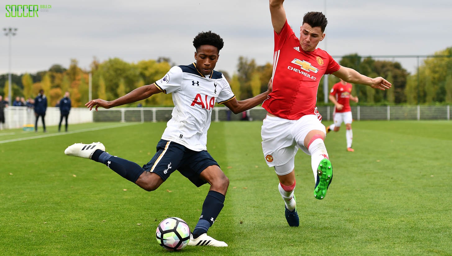 Kyle Walker-Peters Switches Into adidas Glitch : Boot Spotting : Soccer Bible