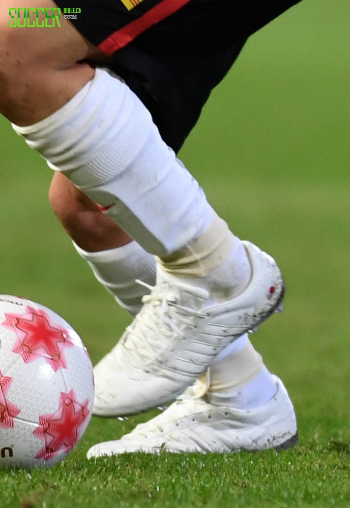 Yosuke Kashiwagi (Urawa Red Diamonds) adidas Gloro 16.1