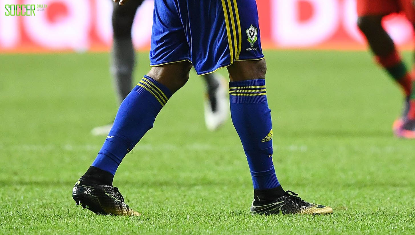 Aubameyang Wears Custom Nike Hypervenom Design : Boot Spotting : Soccer Bible