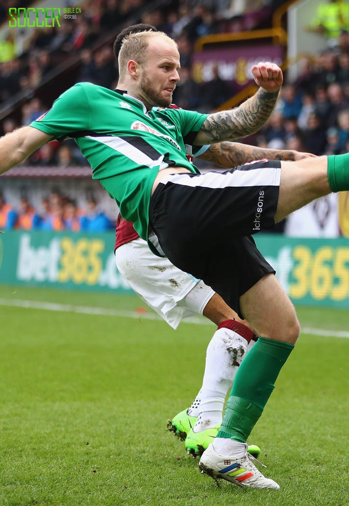 Bradley Wood (Lincoln City) adidas Gloro 16.1