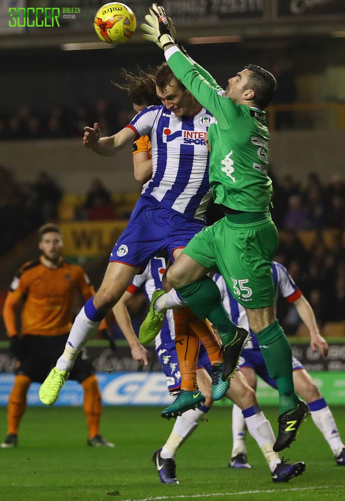Matt Gilks (Wigan) New Balance Visaro