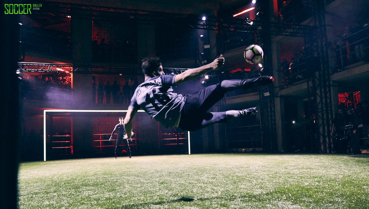 nike-strike-night_0043_strike-night-100