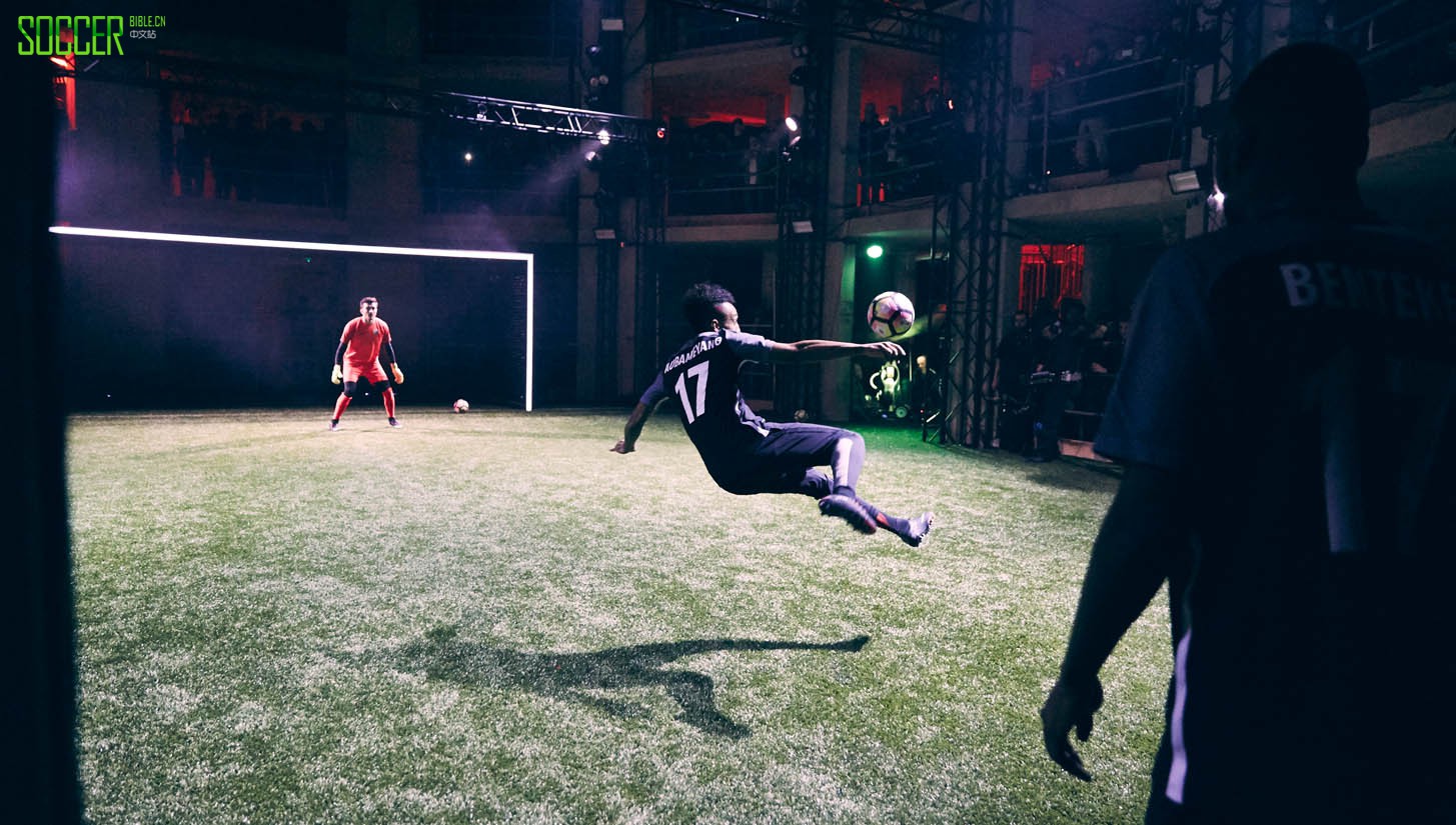 nike-strike-night_0086_strike-night-43