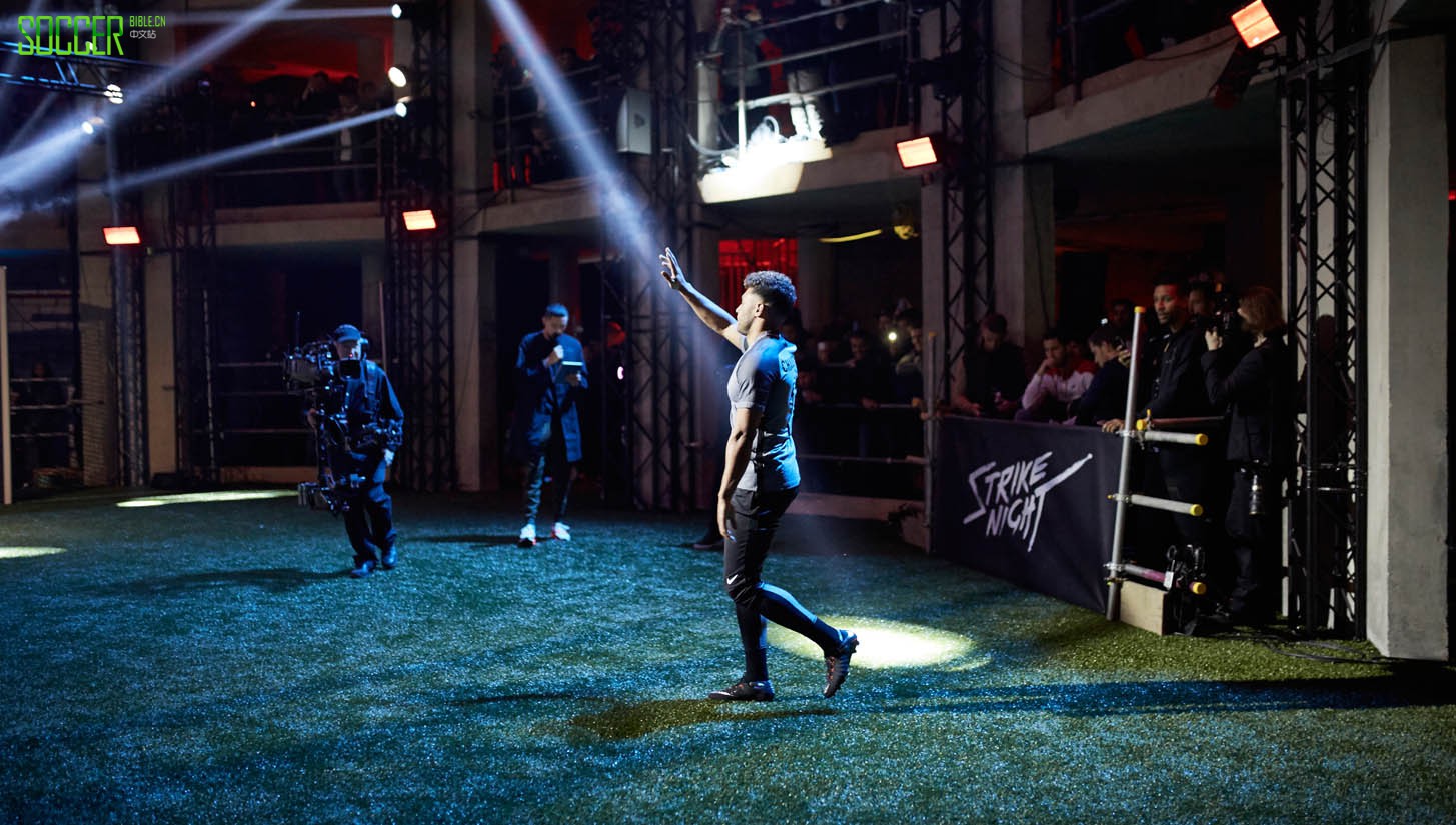 nike-strike-night_0093_strike-night-31