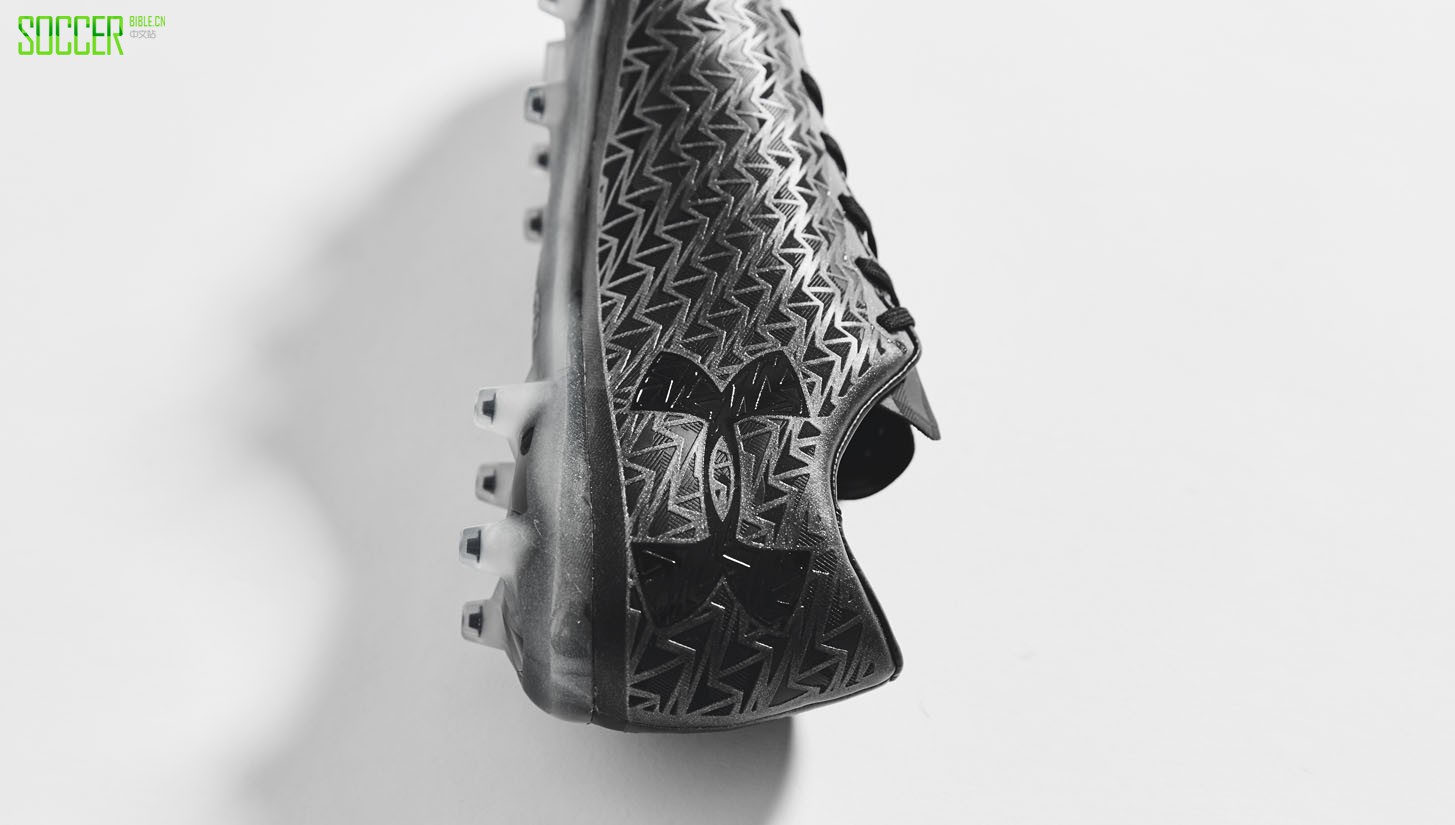 ua-clutch-blk-7