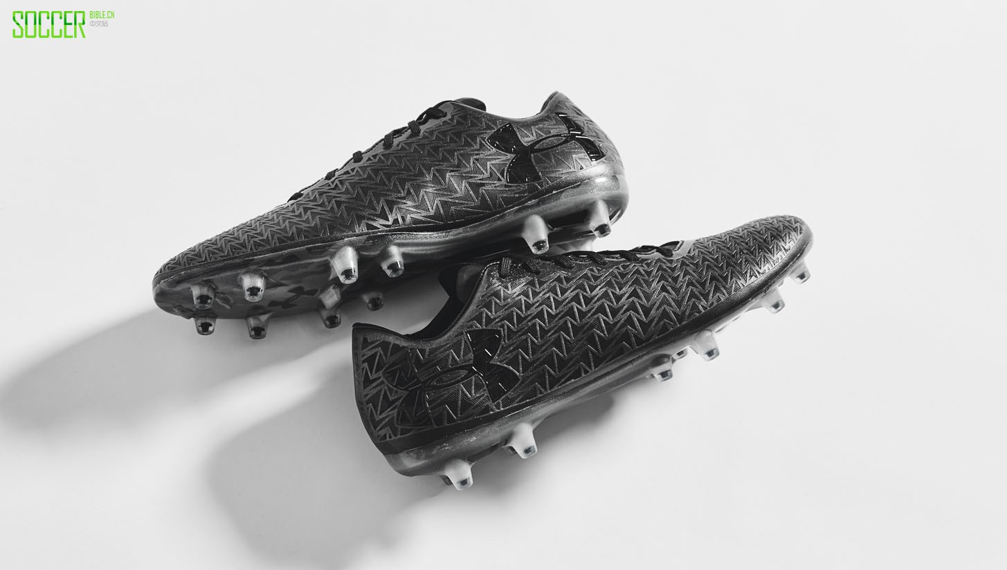 Under Armour发布Clutchfit 3.0全黑色配色