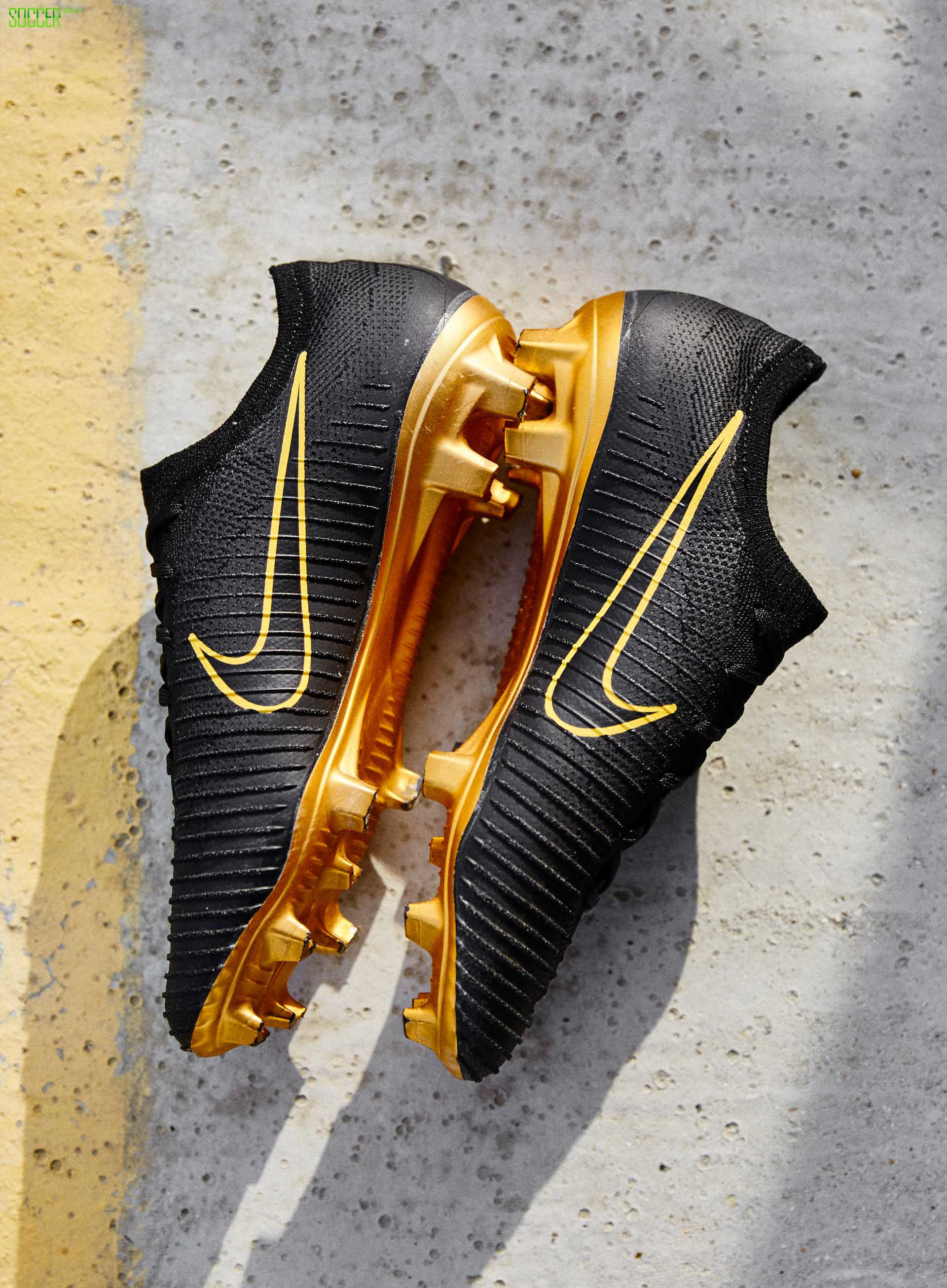 耐克发布Mercurial Vapor Flyknit Ultra足球鞋
