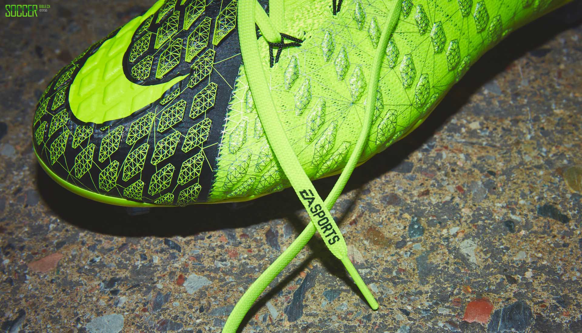 耐克推出Nike x EA Sports Hypervenom 3联名限量足球鞋