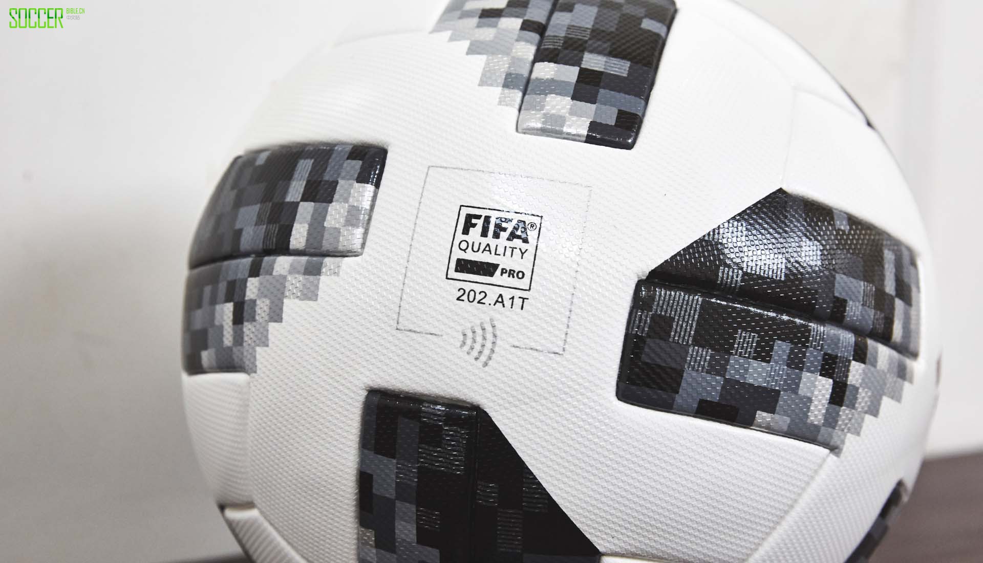 玩转高科 教你使用阿迪达斯Telstar 18中的NFC功能