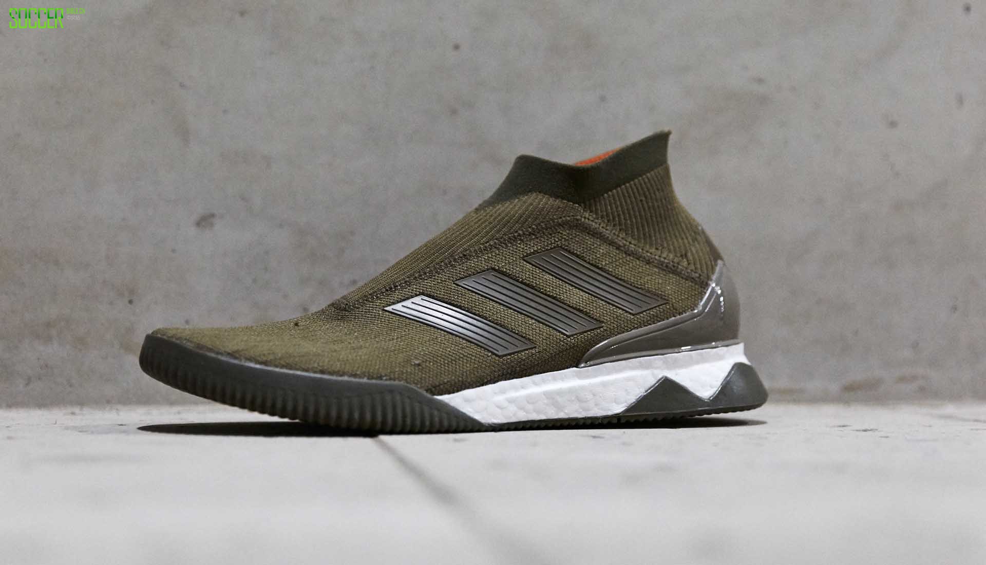 2-predator-lone-hunter-tango-ultraboost-min
