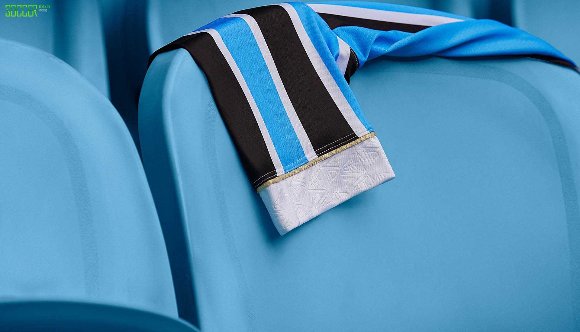 umbro-2018-brazil-kits-gremio_0003_gremio_1