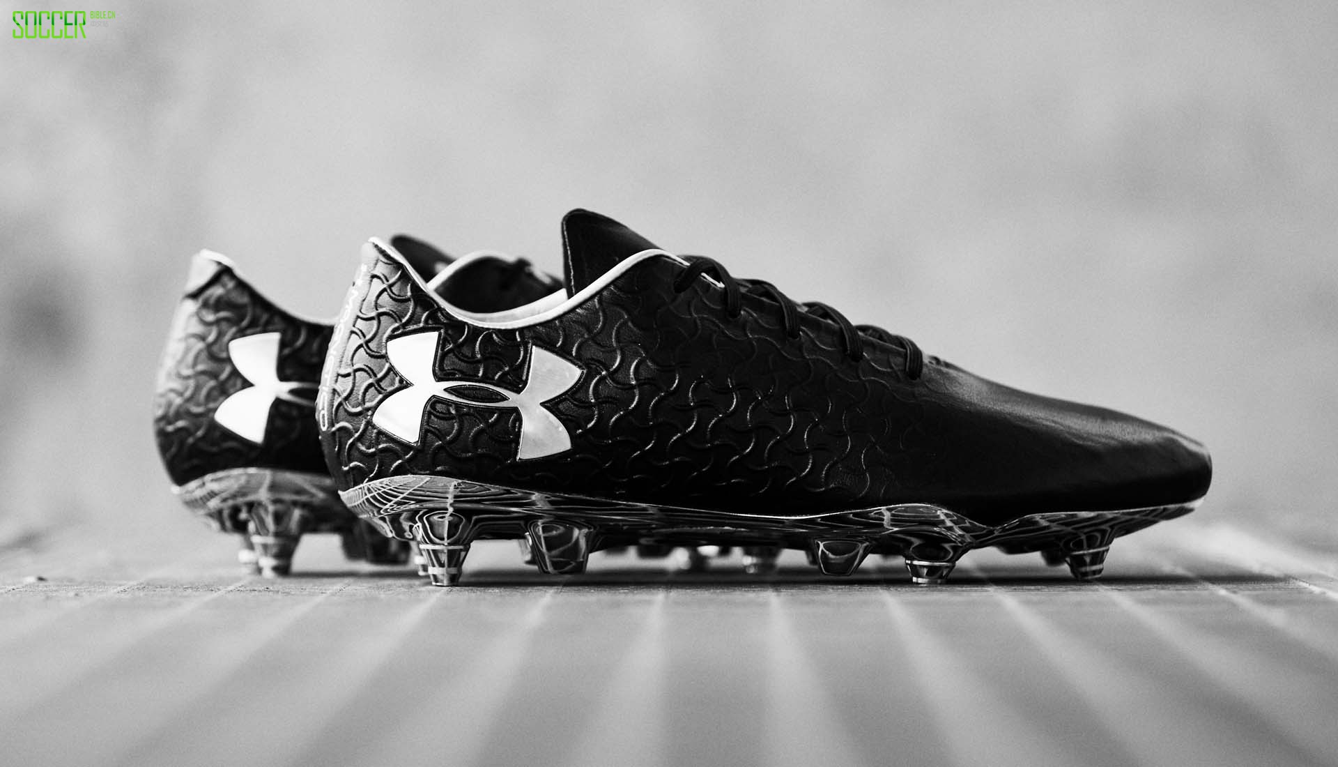 ua-magnetico-black-2