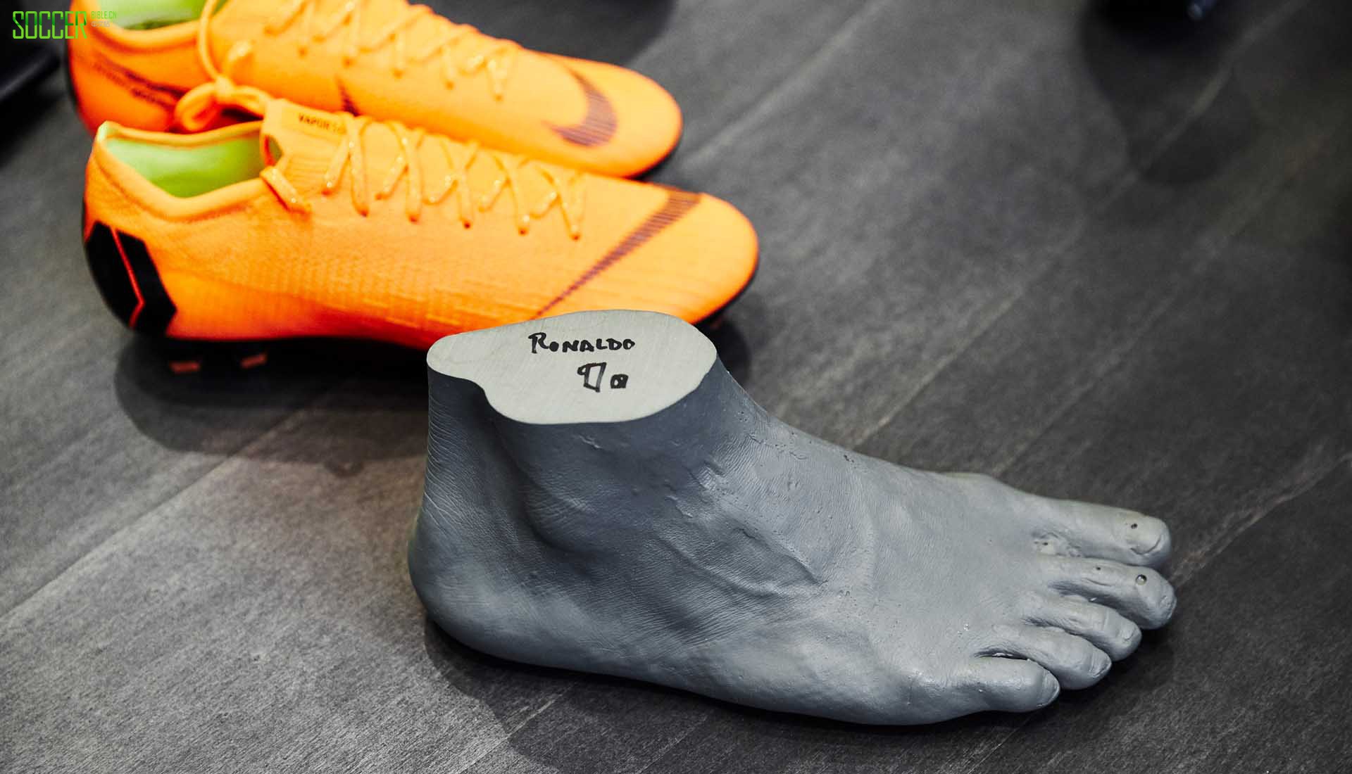 11-r9-nikelab-milan