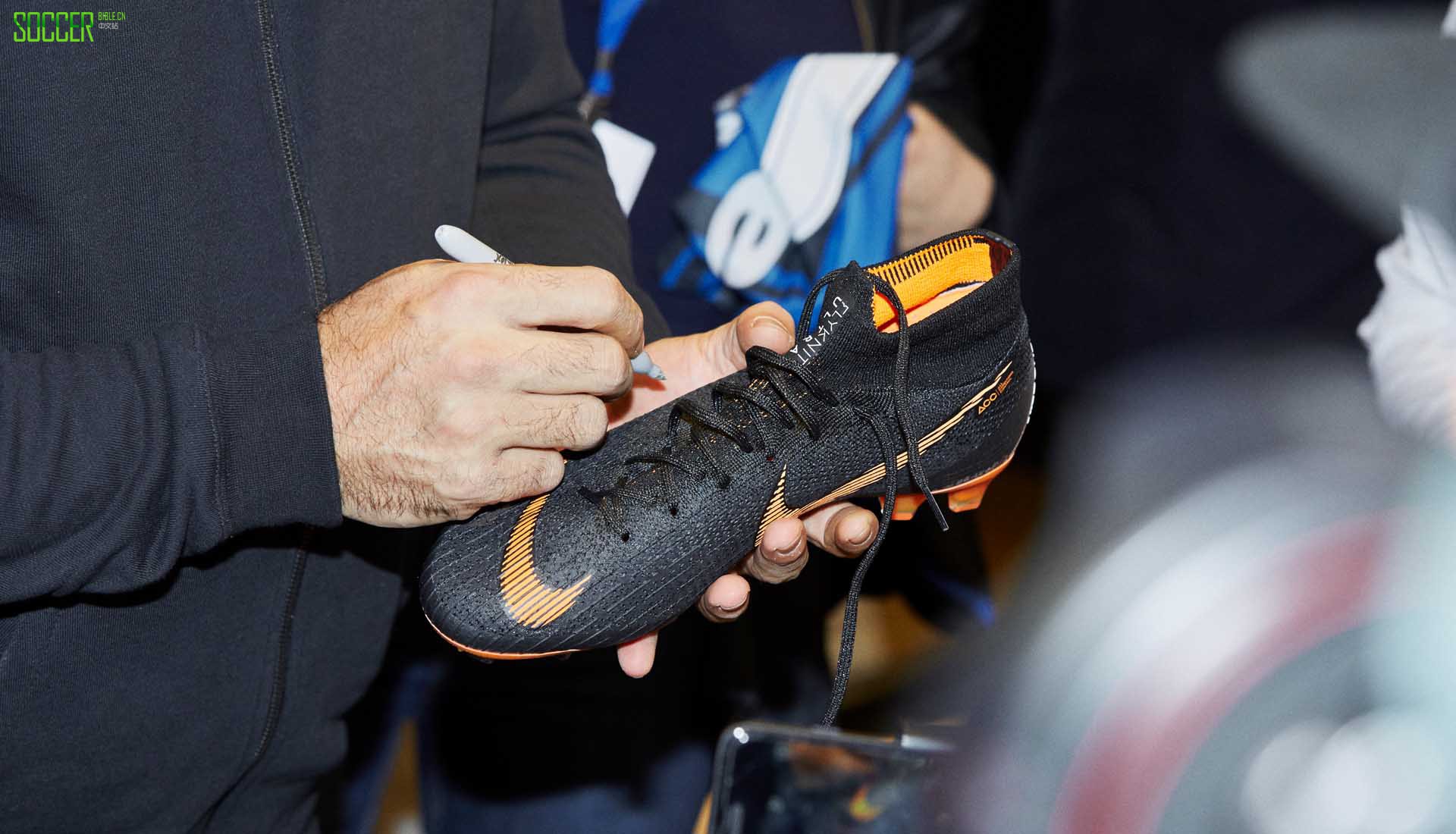 15-r9-nikelab-milan