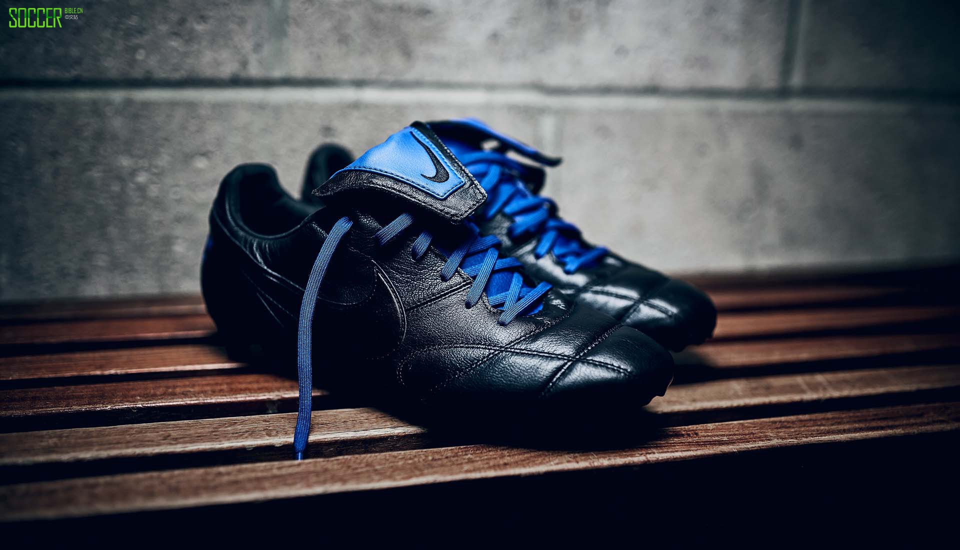 nike-premier-ii-black-racer-blue-3-min