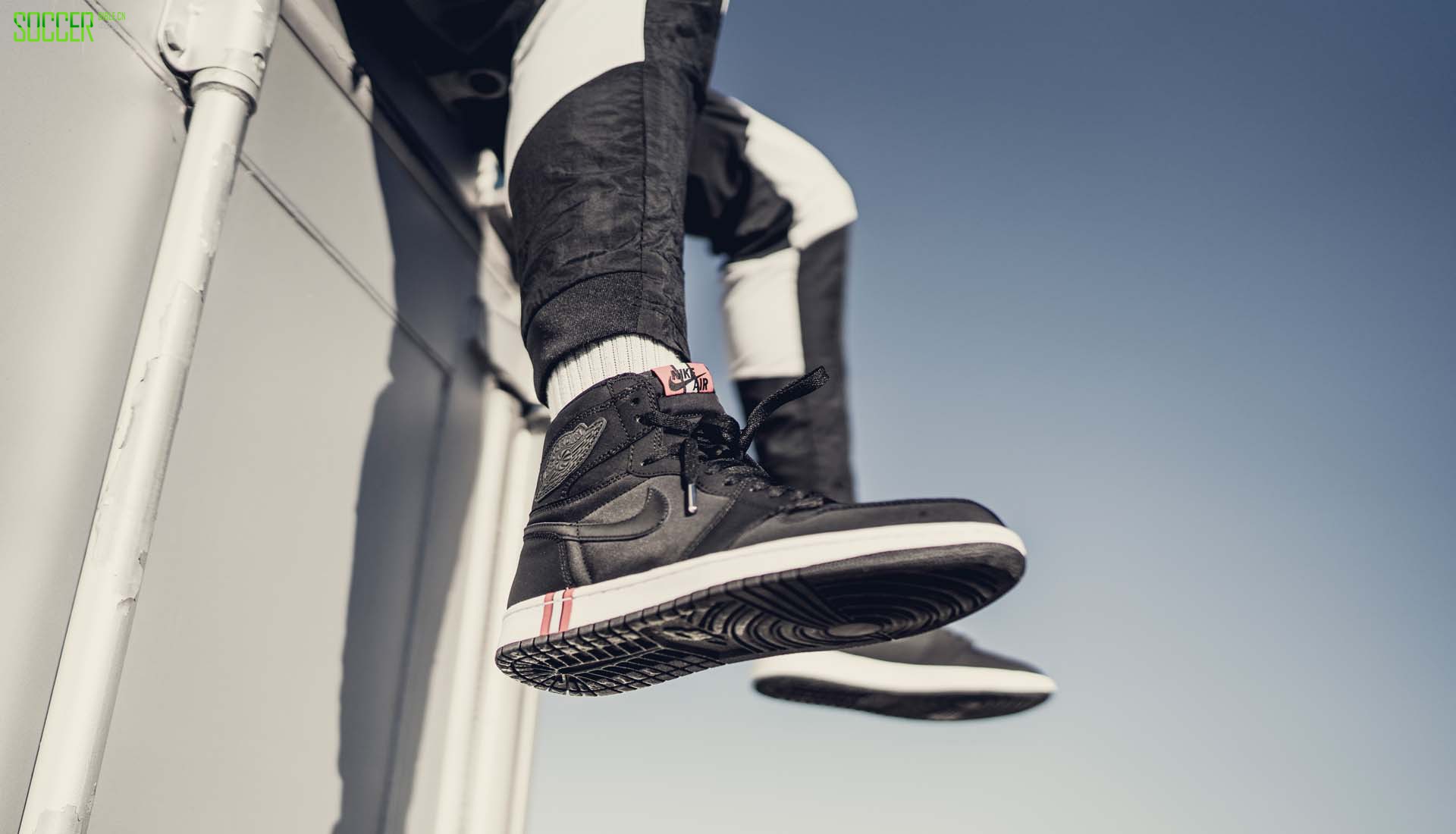 top-psg-air-jordan-1-drop-2