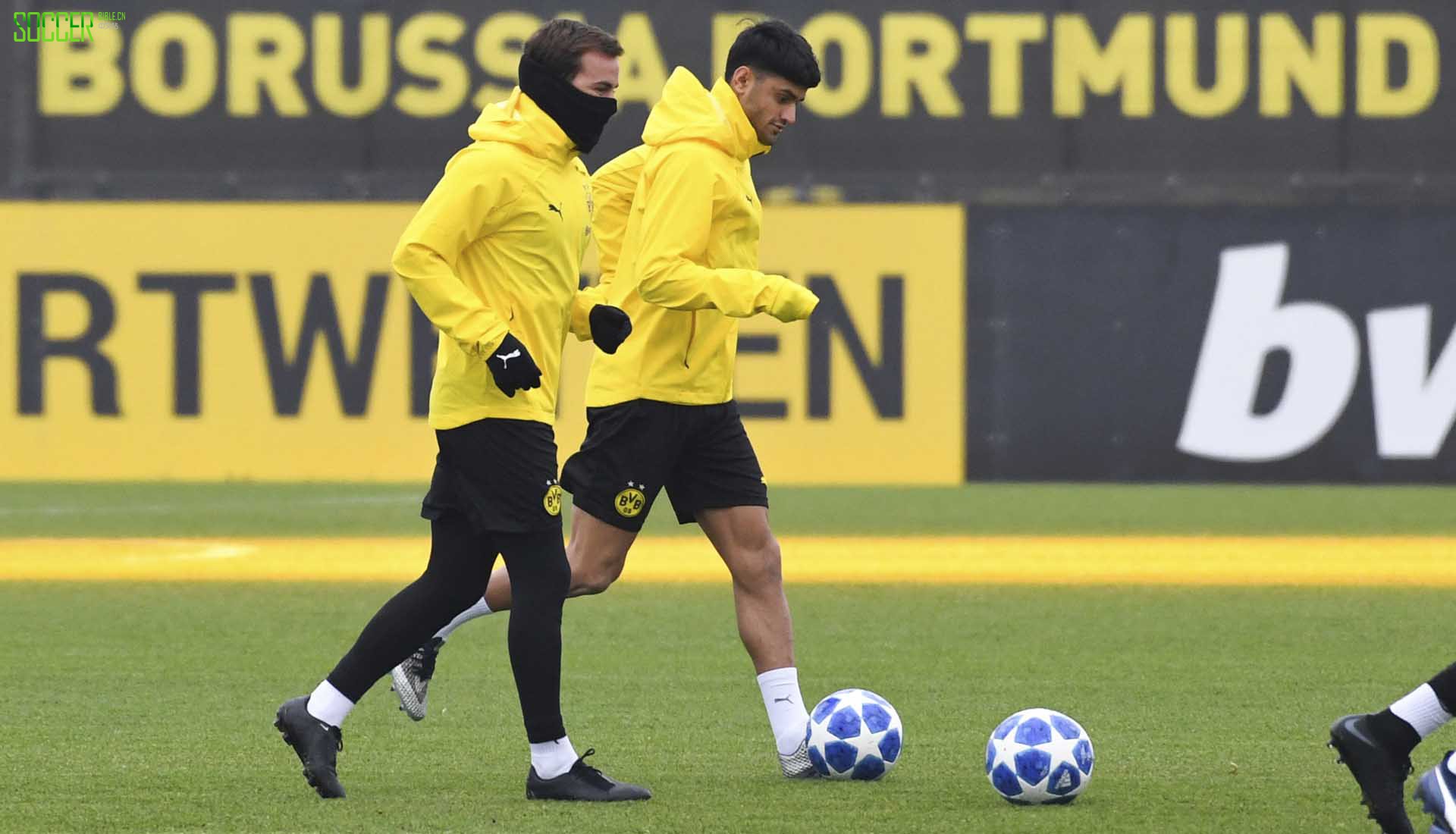 gotze-blackout-top-min