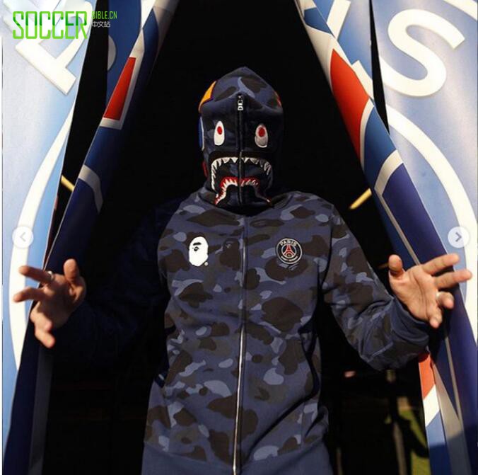 BAPE&PSG联名足球发布