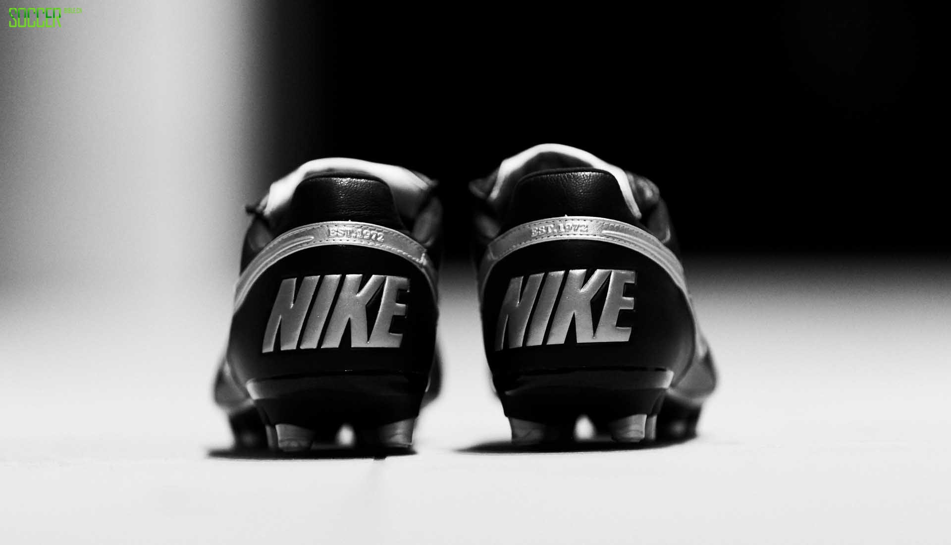7-nike-premier-ii-black-silver-min