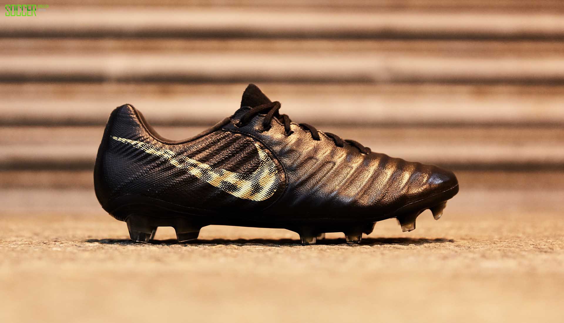 2-nike-black-lux-pack-min