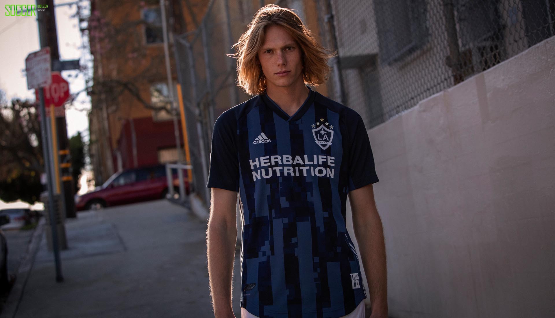 3-la-galaxy-away-2019