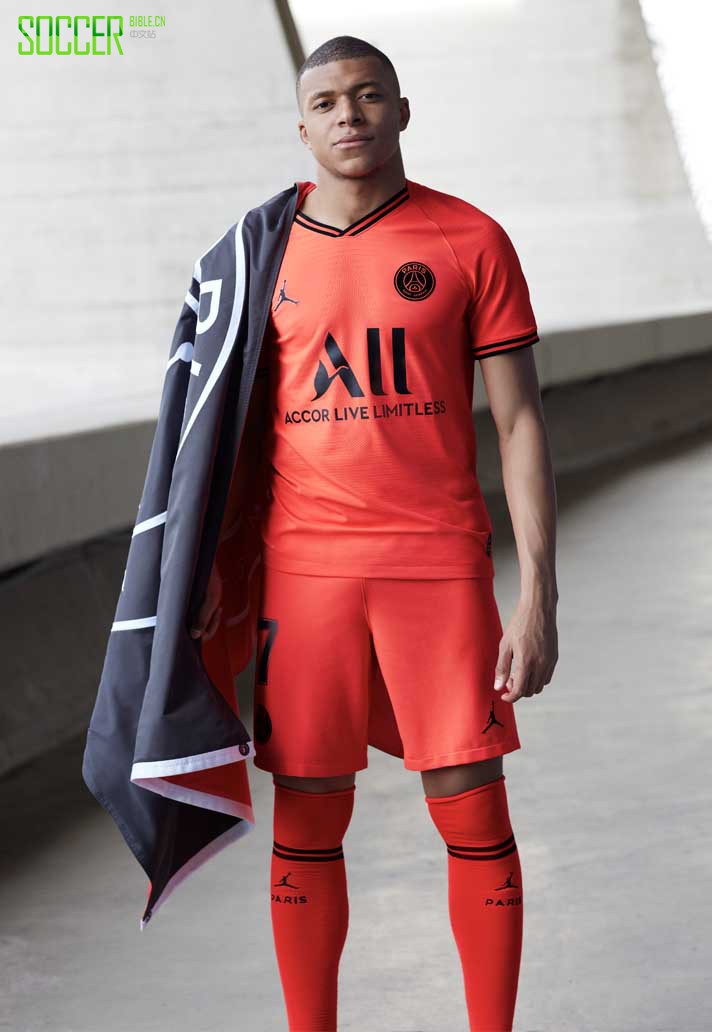 PSG X Jordan推出2019-20赛季客场球衣