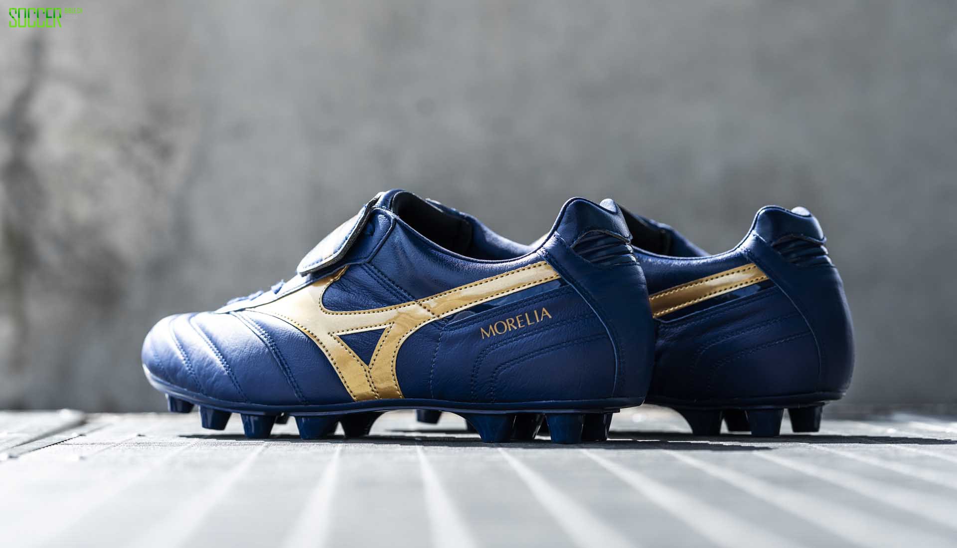 4-mizuno-morelia-blue-gold-min