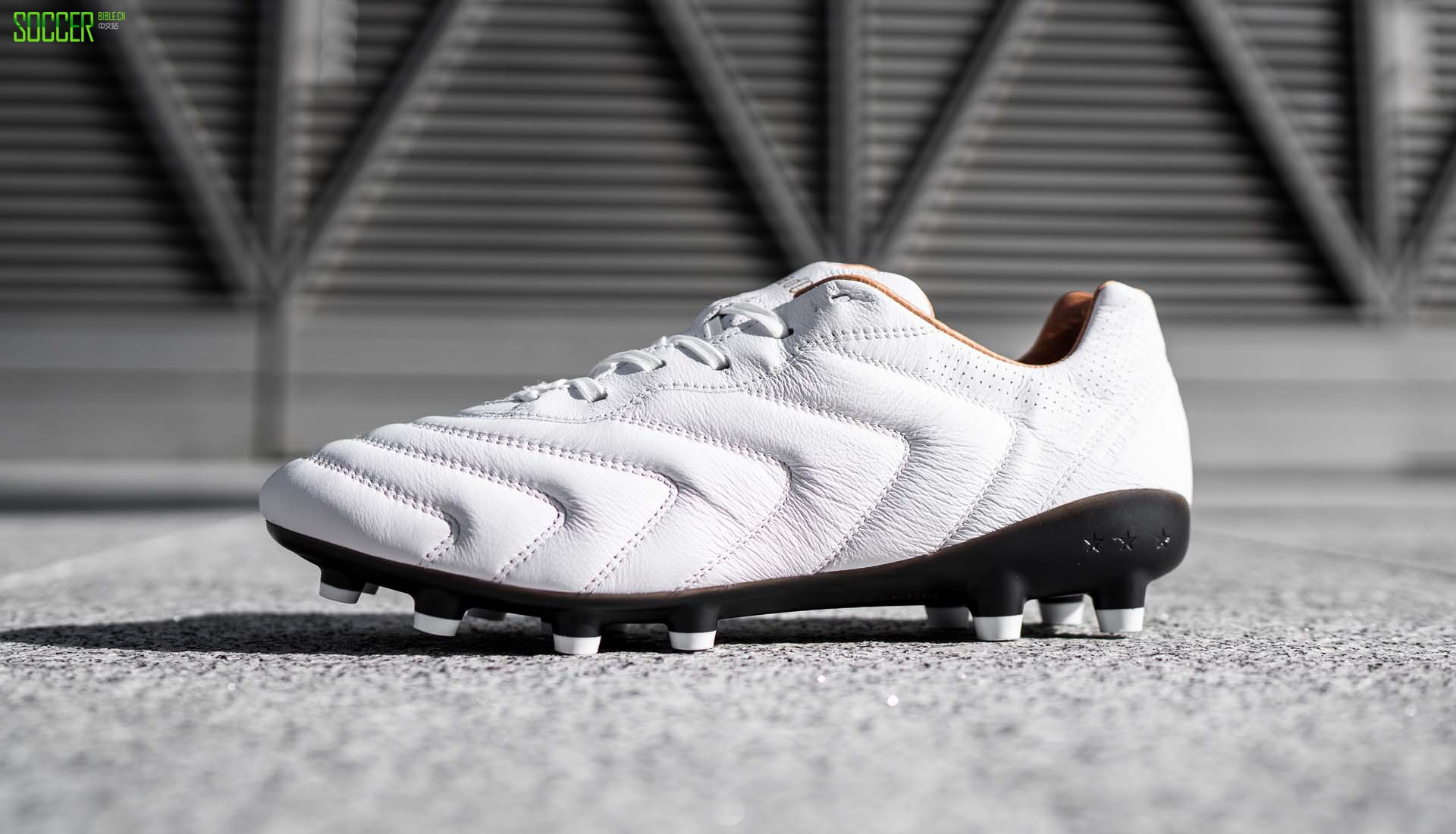 1-pantofola-dor0-blk-wht-min