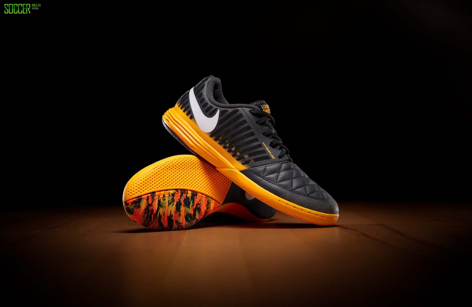 NikeƳСرɫϵ